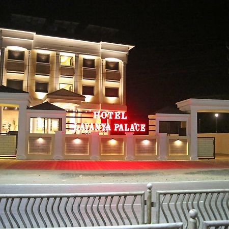 Hotel Lavanya Palace Ratlām Kültér fotó