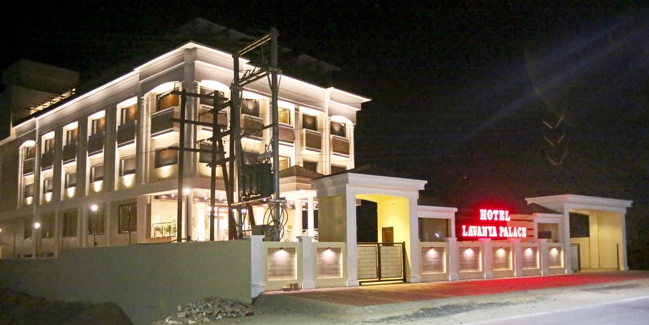 Hotel Lavanya Palace Ratlām Kültér fotó